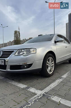 Седан Volkswagen Passat 2008 в Киеве