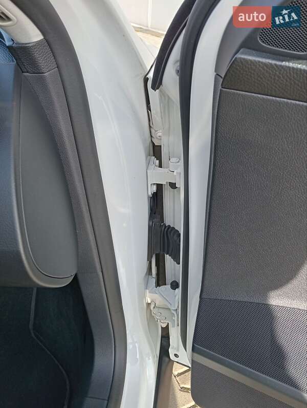 Универсал Volkswagen Passat 2009 в Киеве фото 55 Универсал Volkswagen Passat 2009 в Киеве