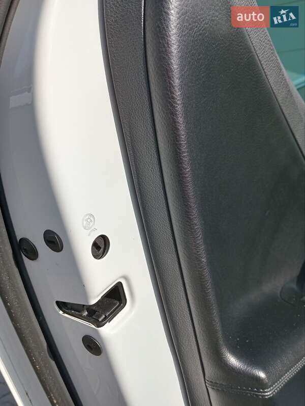 Универсал Volkswagen Passat 2009 в Киеве фото 64 Универсал Volkswagen Passat 2009 в Киеве
