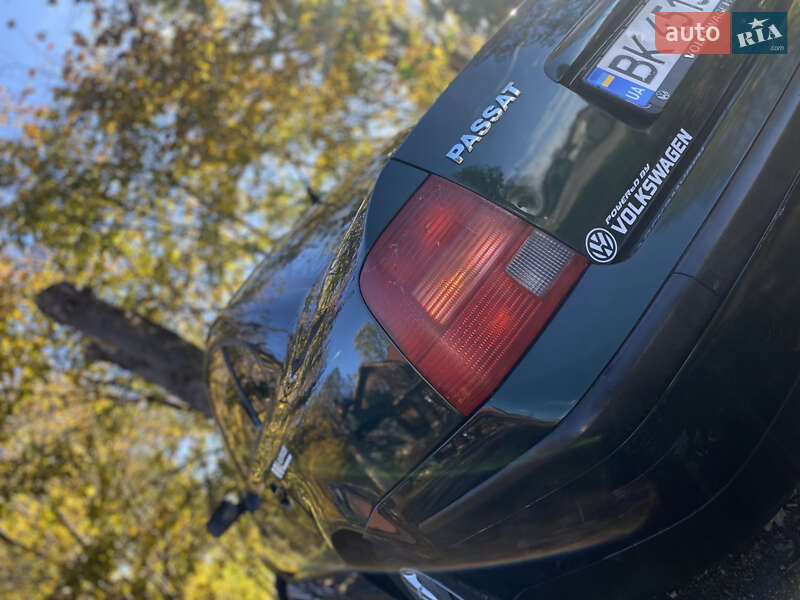 Седан Volkswagen Passat 1999 в Бориславе