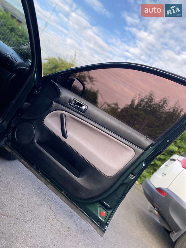 Седан Volkswagen Passat 1999 в Бориславе