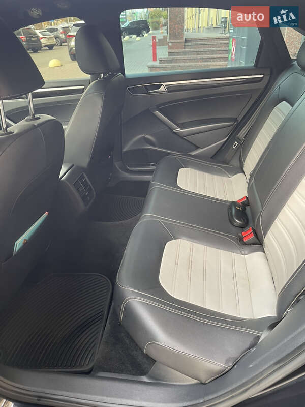 Седан Volkswagen Passat 2018 в Одессе