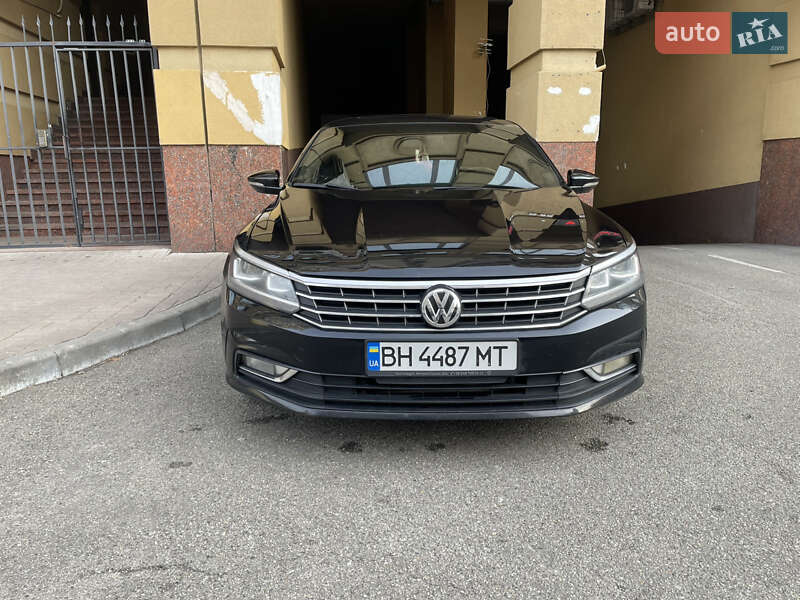 Седан Volkswagen Passat 2018 в Одессе