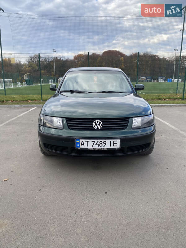 Седан Volkswagen Passat 1998 в Ивано-Франковске