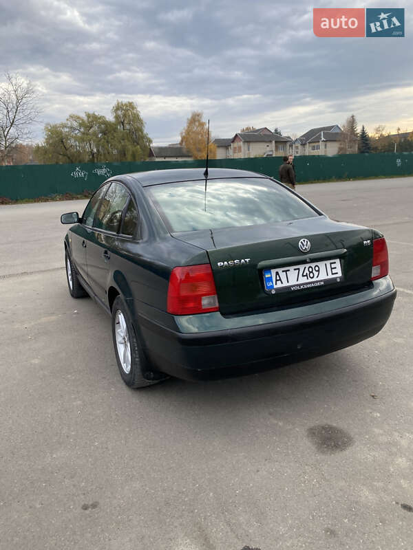 Седан Volkswagen Passat 1998 в Ивано-Франковске