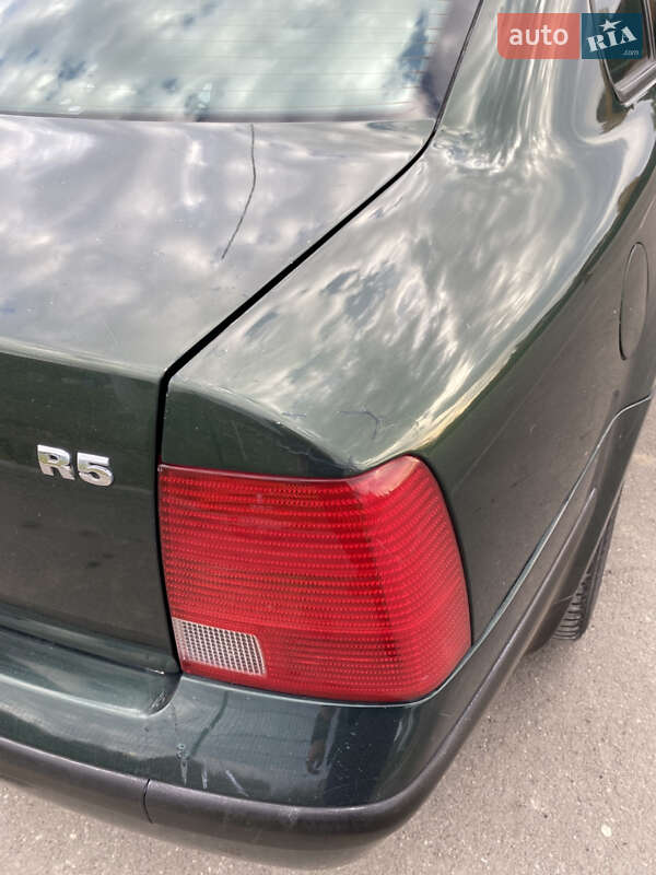 Седан Volkswagen Passat 1998 в Ивано-Франковске