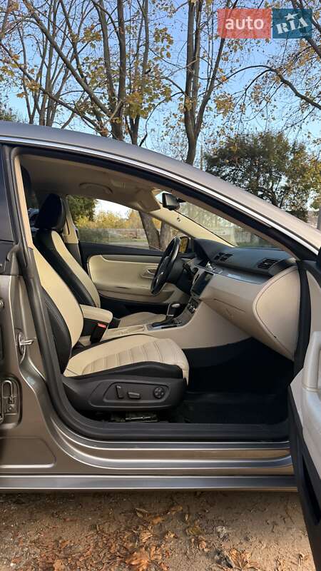 Седан Volkswagen Passat 2009 в Одессе