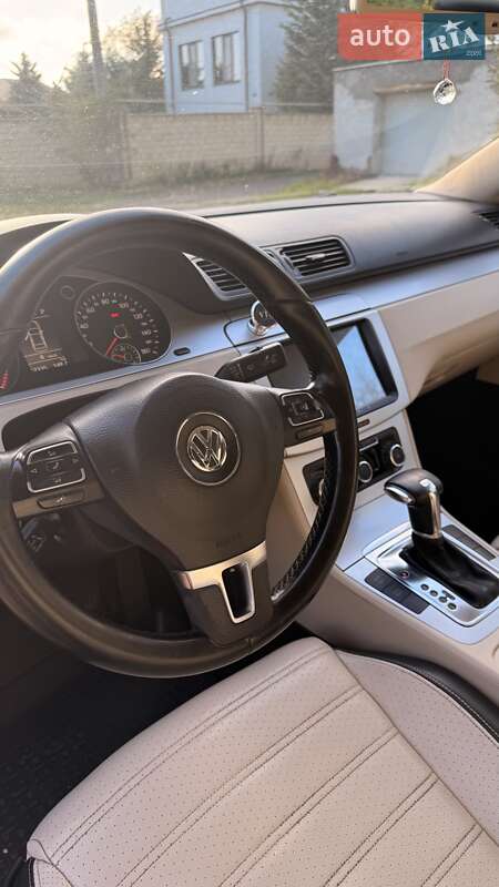 Седан Volkswagen Passat 2009 в Одессе