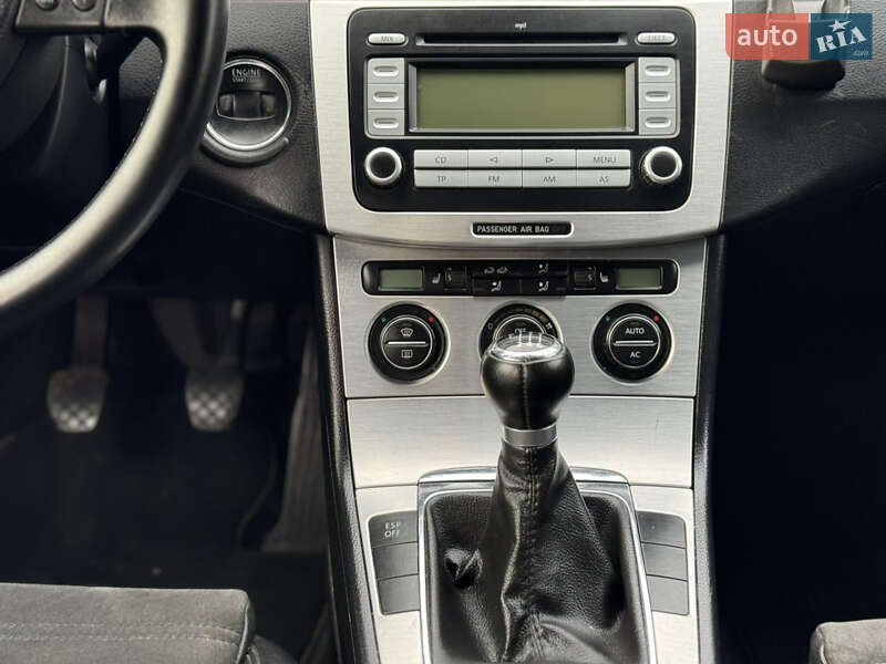 Универсал Volkswagen Passat 2007 в Ровно