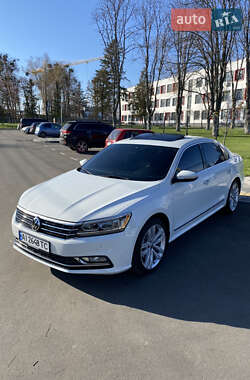 Седан Volkswagen Passat 2018 в Києві