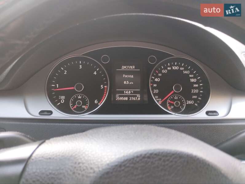 Универсал Volkswagen Passat 2011 в Львове