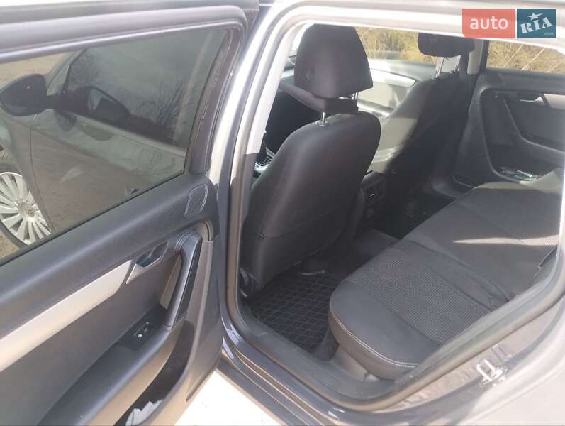 Универсал Volkswagen Passat 2011 в Львове