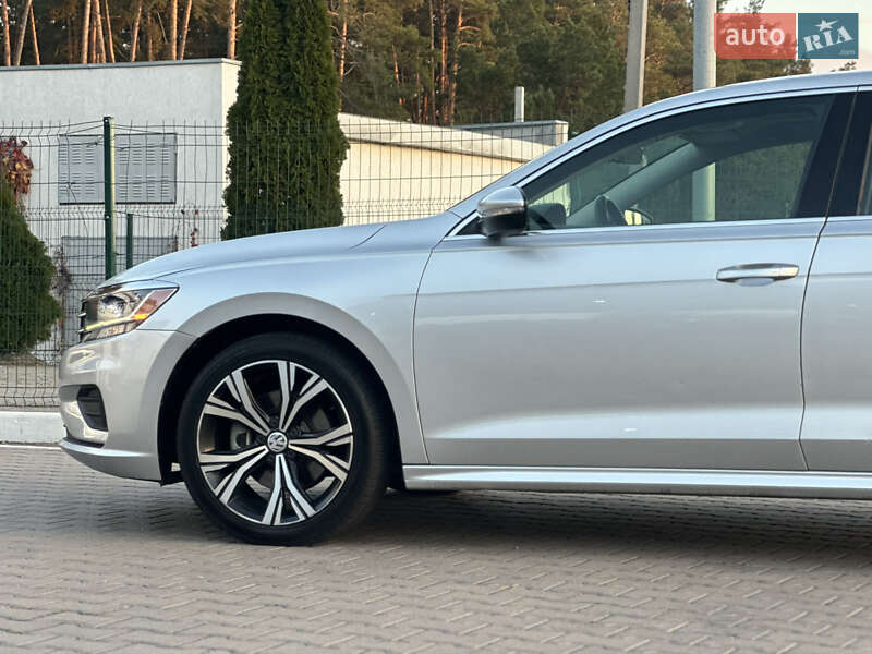 Седан Volkswagen Passat 2021 в Киеве