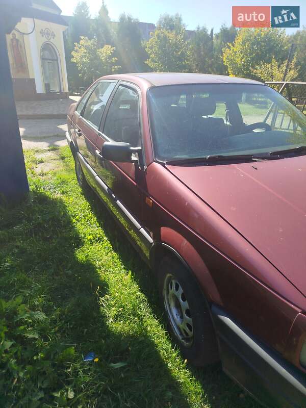 Седан Volkswagen Passat 1988 в Чернигове