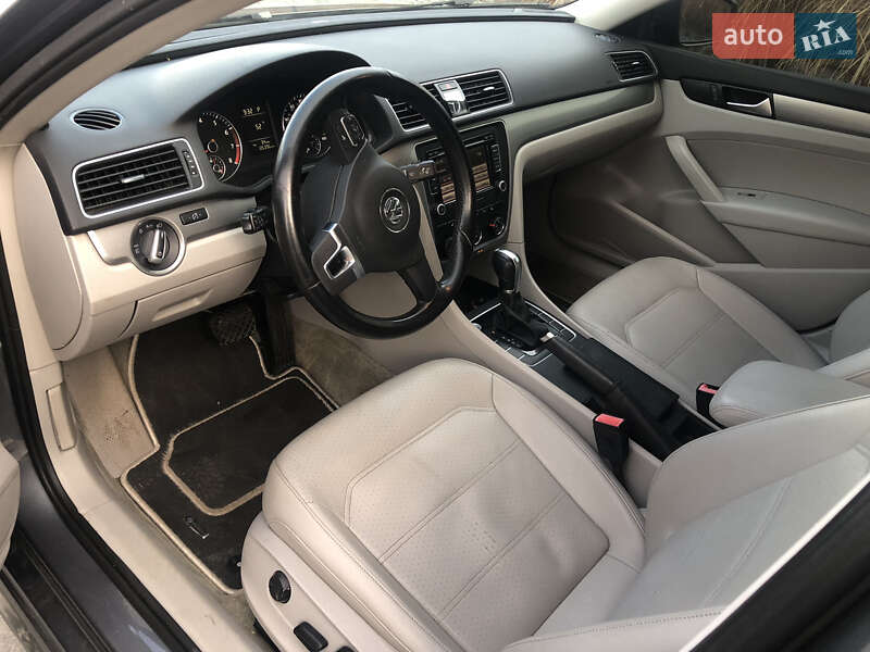 Седан Volkswagen Passat 2015 в Луцке