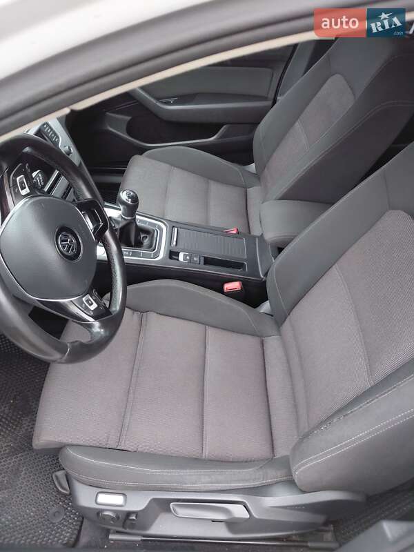 Универсал Volkswagen Passat 2016 в Дрогобыче