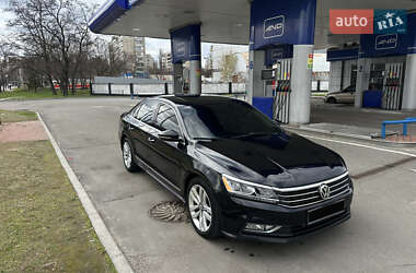 Седан Volkswagen Passat 2016 в Киеве