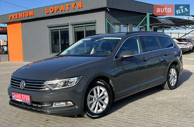 Універсал Volkswagen Passat 2017 в Лопатині