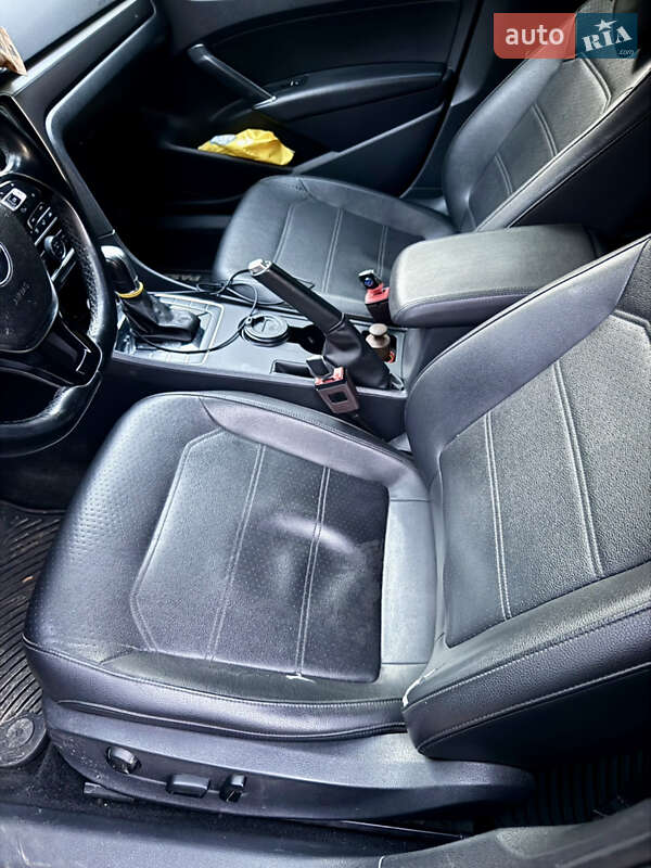 Седан Volkswagen Passat 2016 в Киеве фото 4 Седан Volkswagen Passat 2016 в Киеве