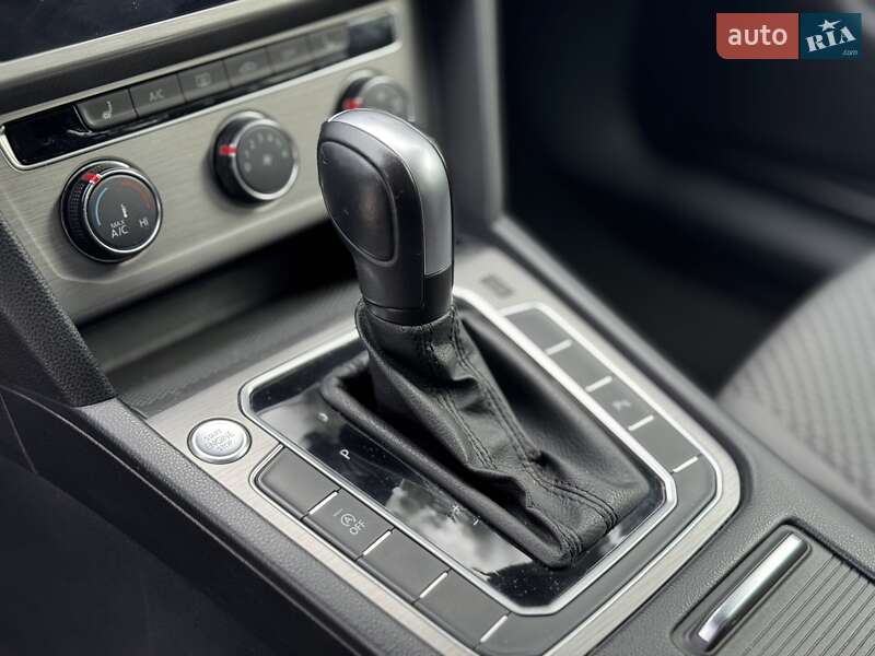 Универсал Volkswagen Passat 2021 в Сваляве