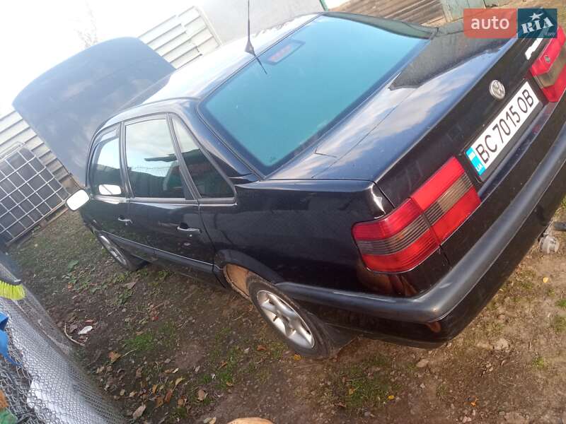 Седан Volkswagen Passat 1996 в Львове