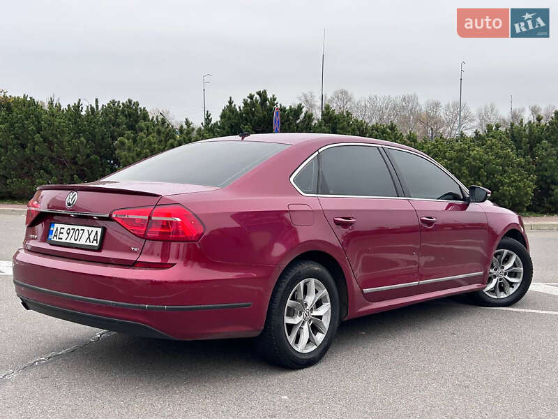Седан Volkswagen Passat 2016 в Киеве