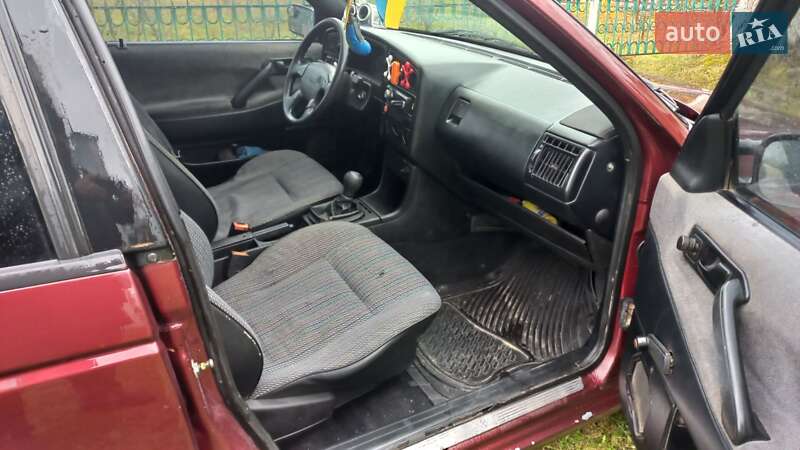 Седан Volkswagen Passat 1991 в Гайсине