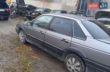 Седан Volkswagen Passat 1992 в Кременце