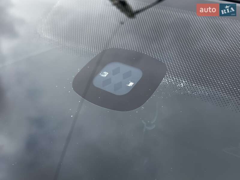 Седан Volkswagen Passat 2014 в Львове