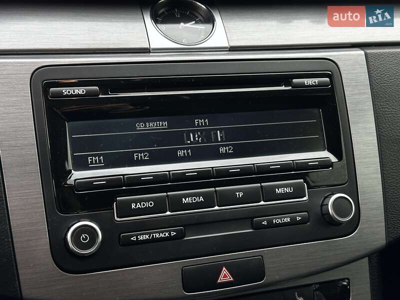 Седан Volkswagen Passat 2014 в Львове