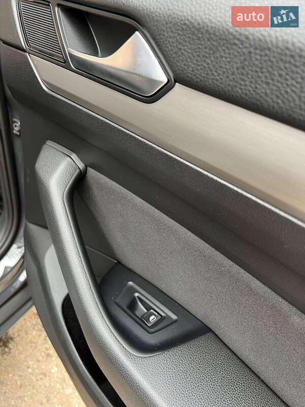 Седан Volkswagen Passat 2015 в Киеве фото 10 Седан Volkswagen Passat 2015 в Киеве