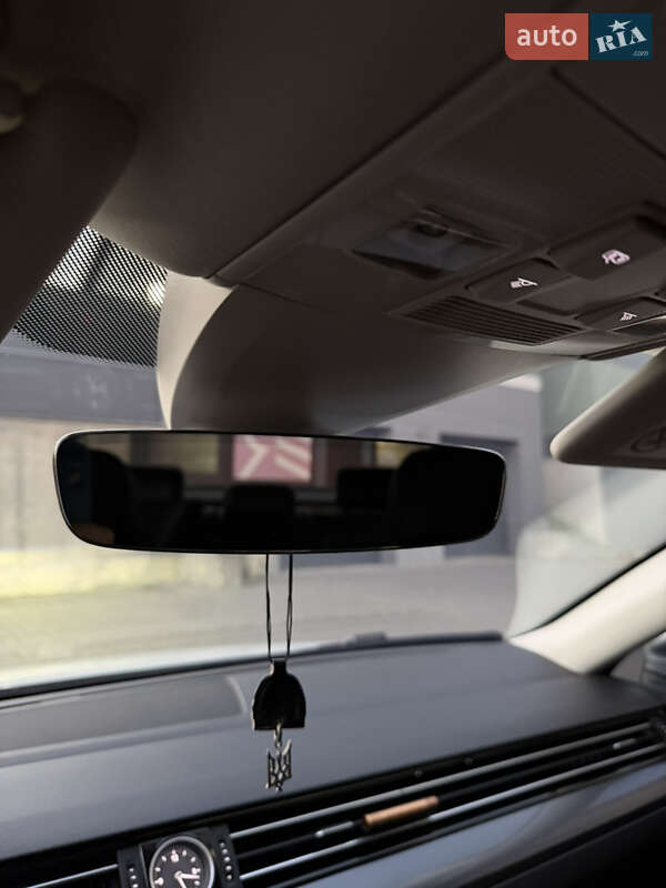 Седан Volkswagen Passat 2017 в Ивано-Франковске