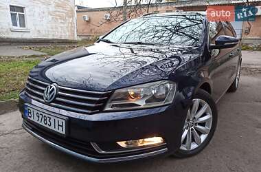 Універсал Volkswagen Passat 2012 в Гребінці