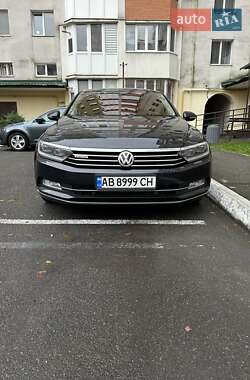 Седан Volkswagen Passat 2016 в Виннице