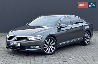 Седан Volkswagen Passat 2015 в Сарнах