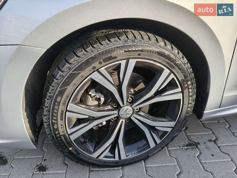 Седан Volkswagen Passat 2020 в Житомире