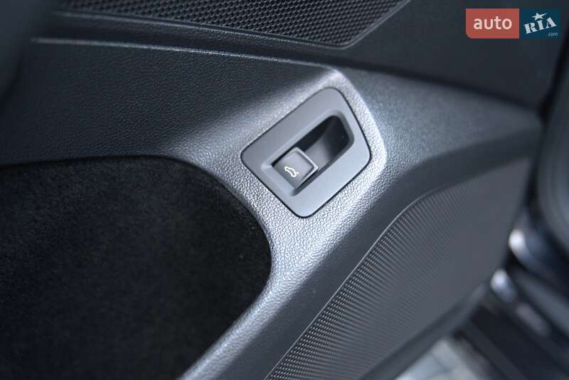 Універсал Volkswagen Passat 2020 в Полтаві