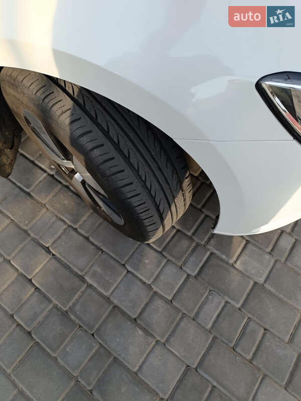 Универсал Volkswagen Passat 2016 в Брусилове