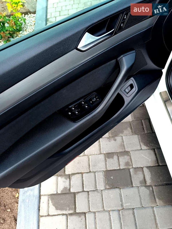 Универсал Volkswagen Passat 2016 в Брусилове