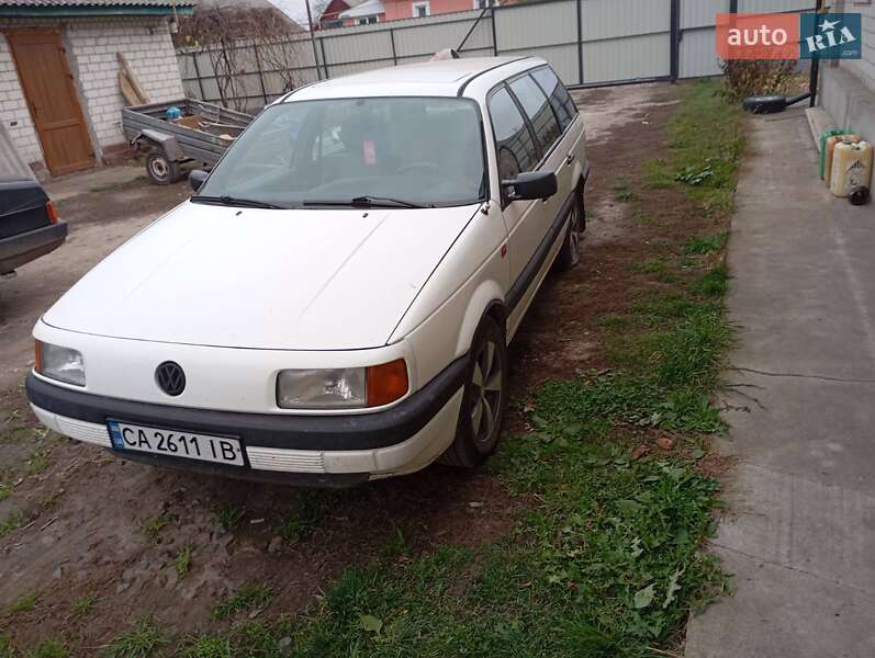 Универсал Volkswagen Passat 1992 в Золотоноше
