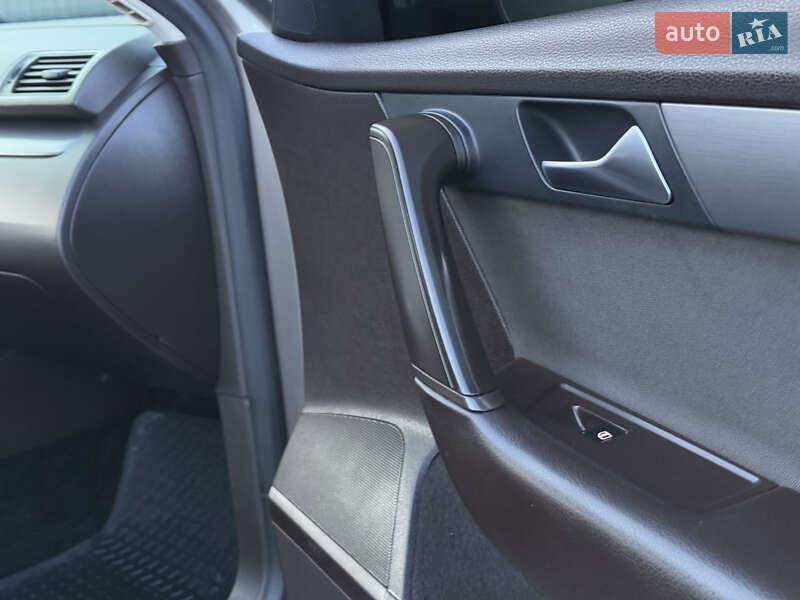 Седан Volkswagen Passat 2011 в Межгорье фото 68 Седан Volkswagen Passat 2011 в Межгорье