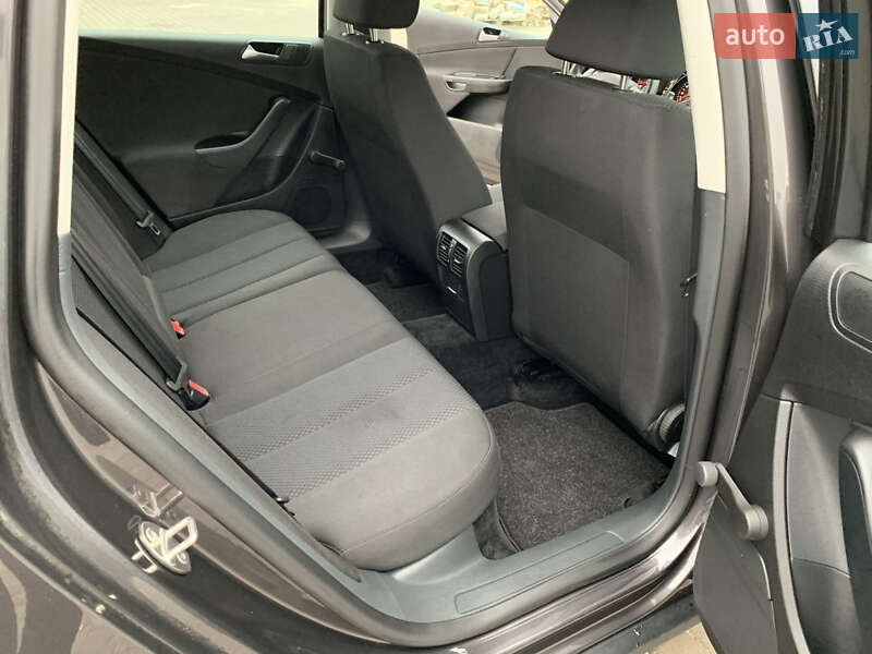 Универсал Volkswagen Passat 2009 в Житомире фото 21 Универсал Volkswagen Passat 2009 в Житомире