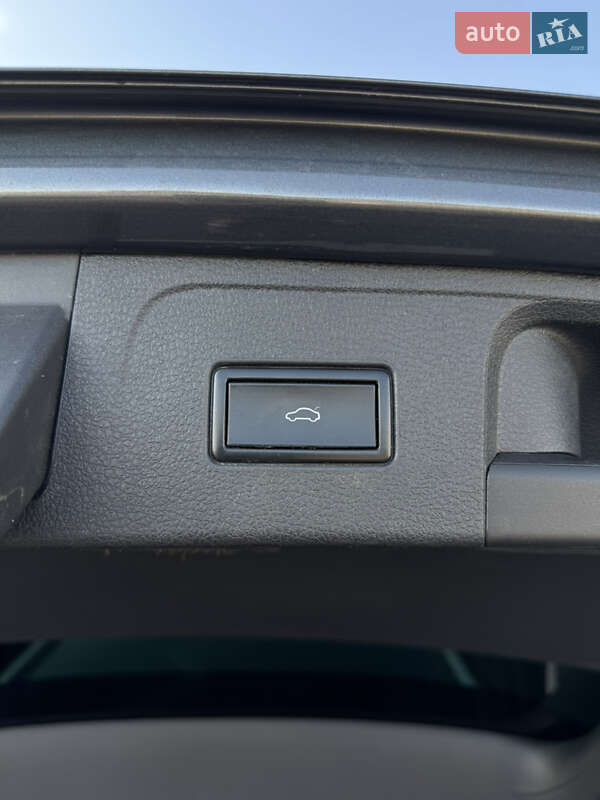 Универсал Volkswagen Passat 2017 в Почаеве