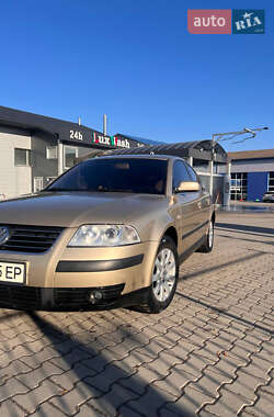 Седан Volkswagen Passat 2003 в Бучачі