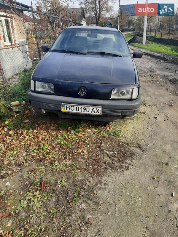 Седан Volkswagen Passat 1990 в Лановцах
