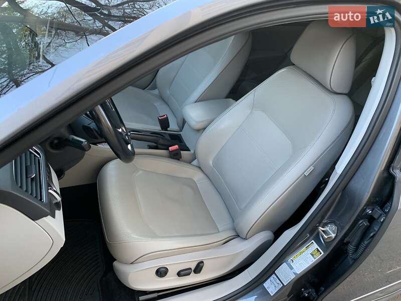 Седан Volkswagen Passat 2017 в Кривом Роге