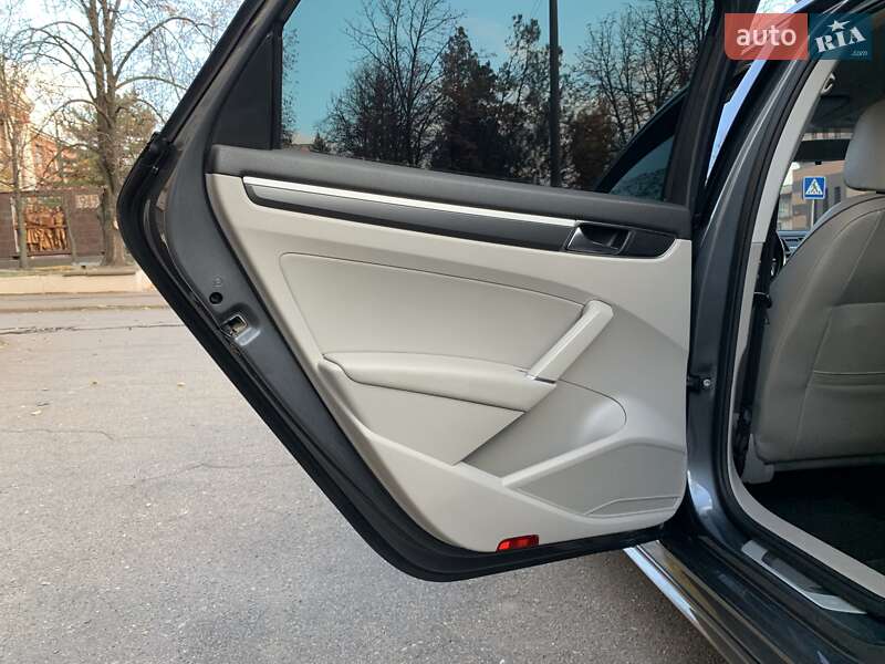 Седан Volkswagen Passat 2017 в Кривом Роге