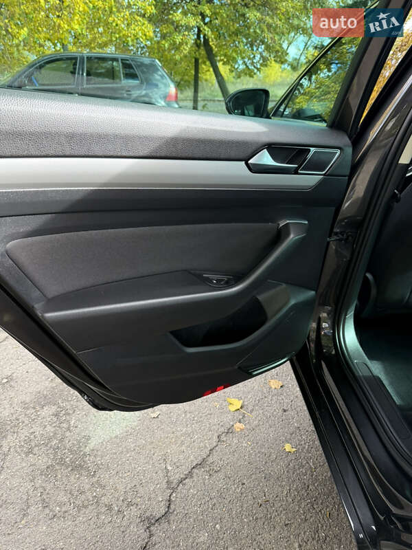 Универсал Volkswagen Passat 2019 в Броварах фото 19 Универсал Volkswagen Passat 2019 в Броварах