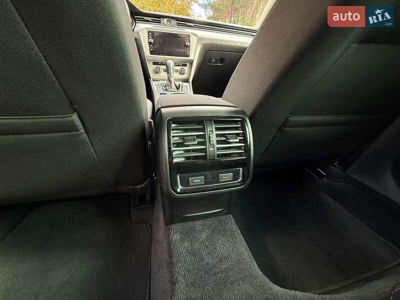 Универсал Volkswagen Passat 2019 в Броварах фото 23 Универсал Volkswagen Passat 2019 в Броварах