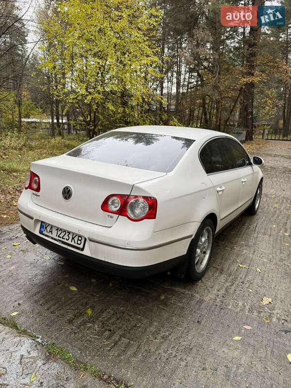 Седан Volkswagen Passat 2010 в Киеве